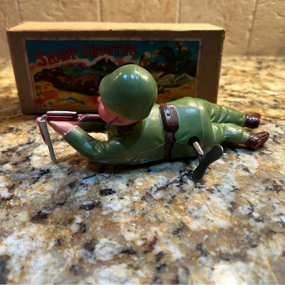 Vintage Sharp Shooter Green Toy Soldier - Picture 4 of 5